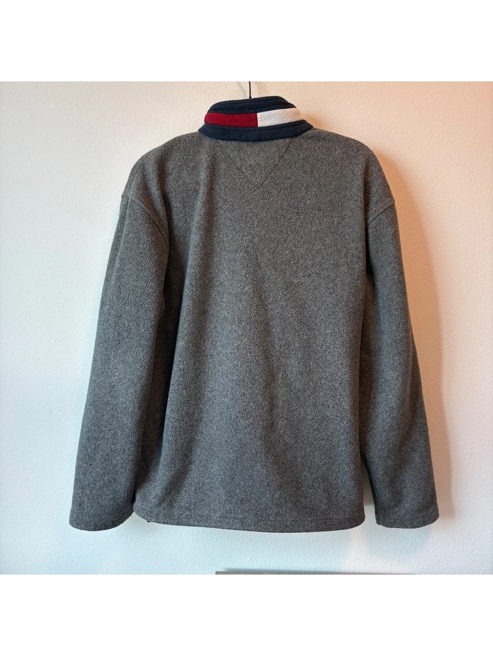 Tommy Hilfiger Mens 2000s Y2K Fleece Gray Pullover Size M Vintage Fall Warm